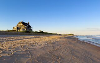 Luxurious Helicopter Transfers: Hamptons to NYC Awaits Hamptons