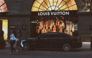 Decadence Defined: Rodeo Drive's Luxury Shopping Experience tmp3wsltya2